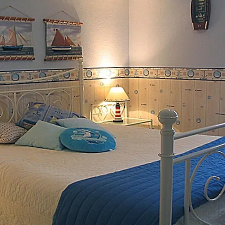 Bed & Breakfast Chez Martine Et Bernard -etablissement Definitivement Ferme - 3*
