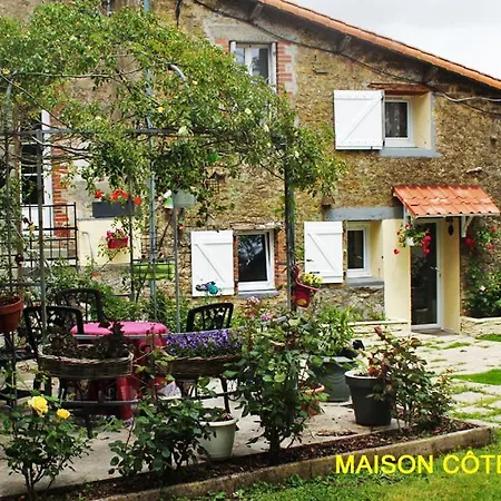 Oda ve Kahvaltı Chez Martine Et Bernard 3*