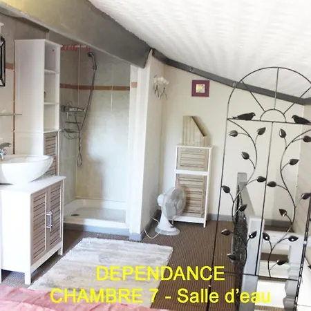 לינה וארוחת בוקר Chez Martine Et Bernard 3*