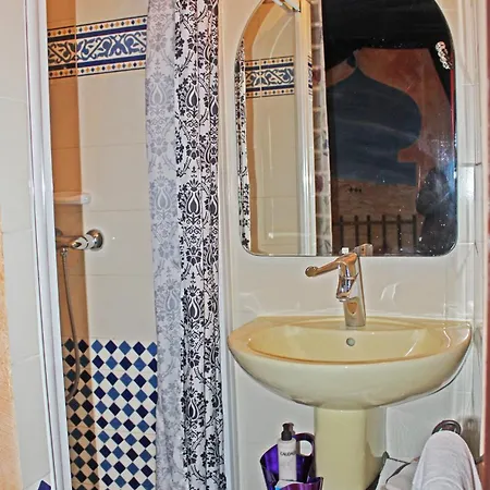 Chez Martine Et Bernard Oda ve Kahvaltı 3*