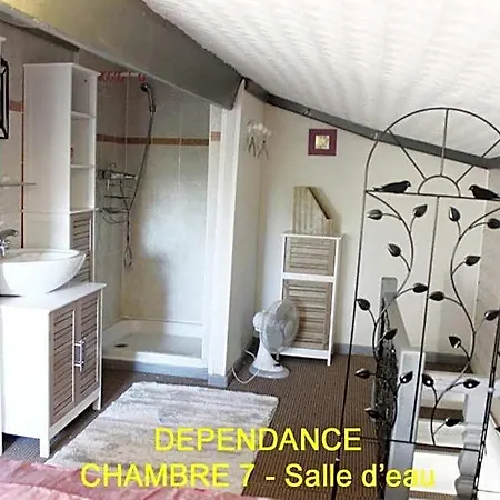 Chez Martine Et Bernard -etablissement Definitivement Ferme - 3*