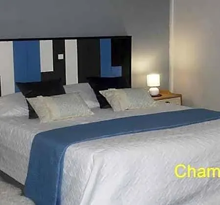 Chez Martine Et Bernard -etablissement Definitivement Ferme - Bed & Breakfast