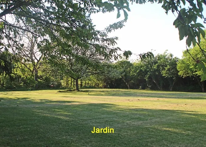 Chez Martine Et Bernard -etablissement Definitivement Ferme - Saint-Vincent-Sterlanges