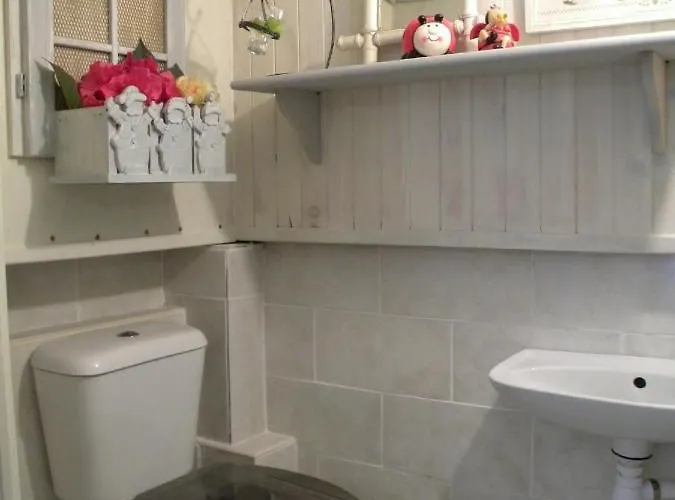 Chez Martine Et Bernard -etablissement Definitivement Ferme - Saint-Vincent-Sterlanges