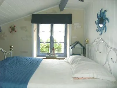 Bed & Breakfast Chez Martine Et Bernard -etablissement Definitivement Ferme - Saint-Vincent-Sterlanges