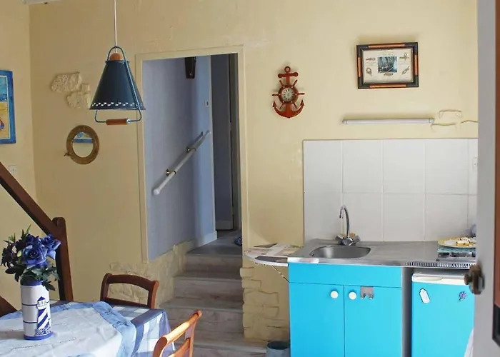 Bed & Breakfast Chez Martine Et Bernard -etablissement Definitivement Ferme - Saint-Vincent-Sterlanges