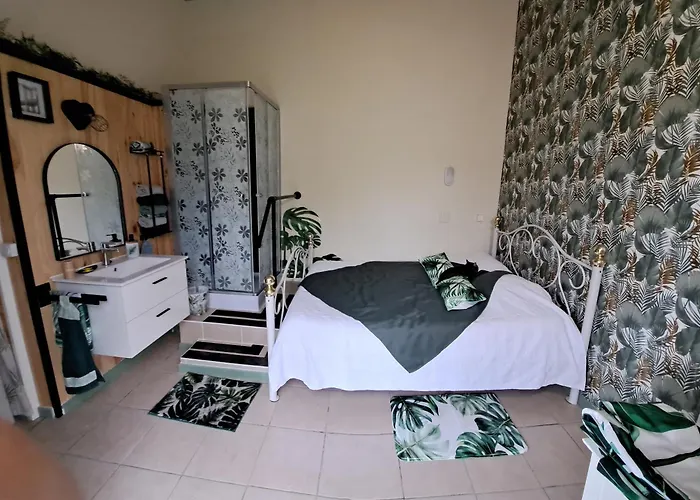 Bed & Breakfast Chez Martine Et Bernard -etablissement Definitivement Ferme -